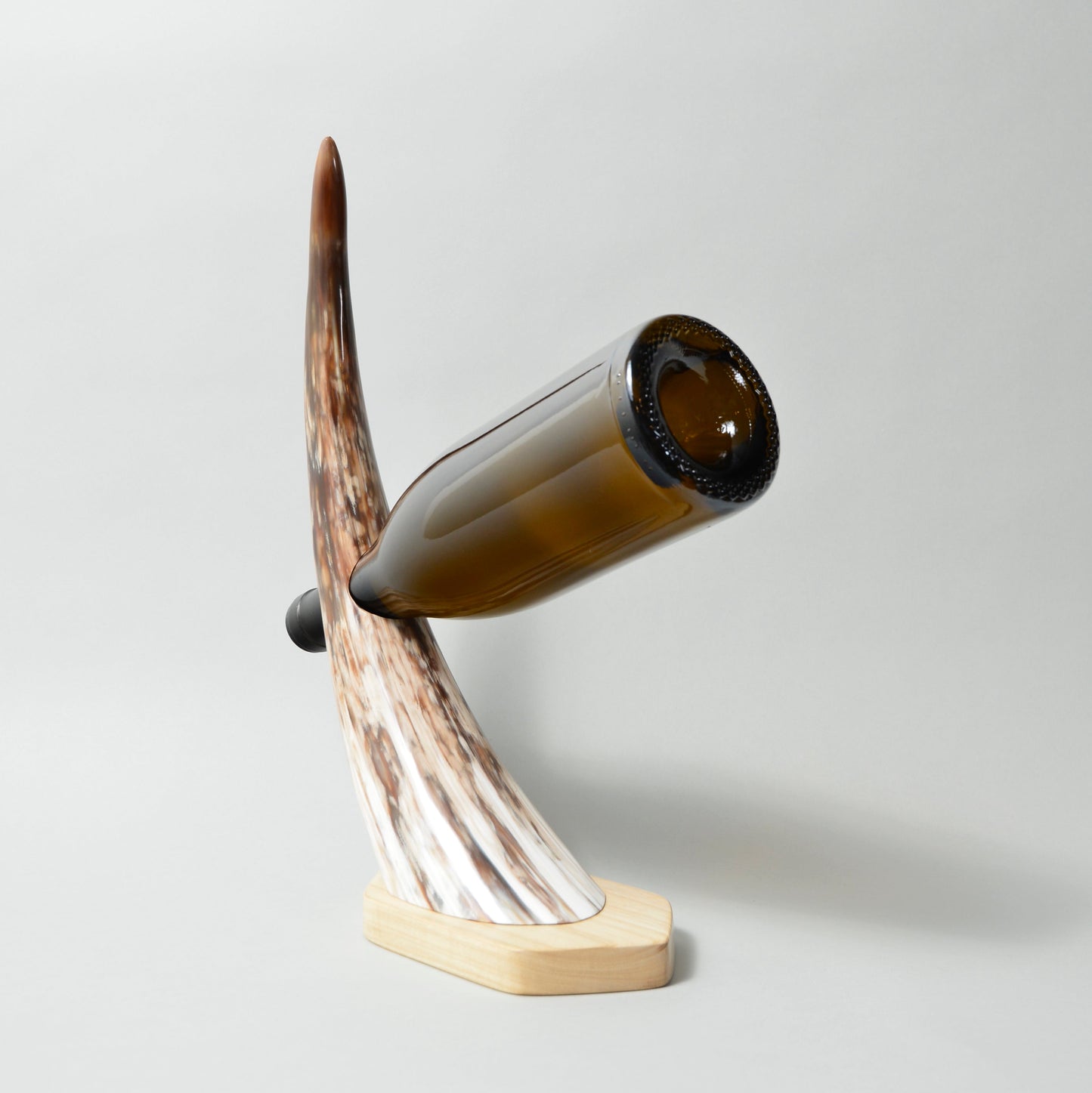 Balanced Horn Wine Holder