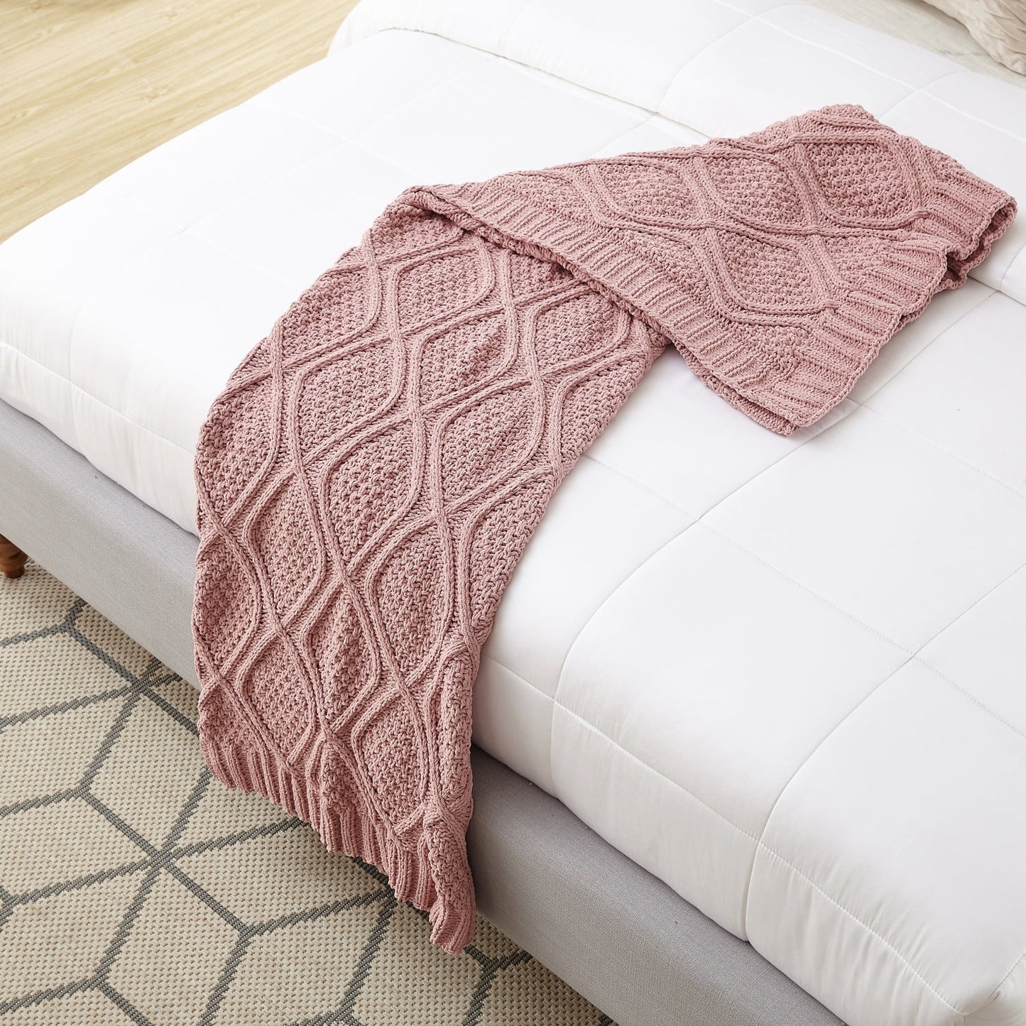 Rosa Chenille Diamond Cable Throw