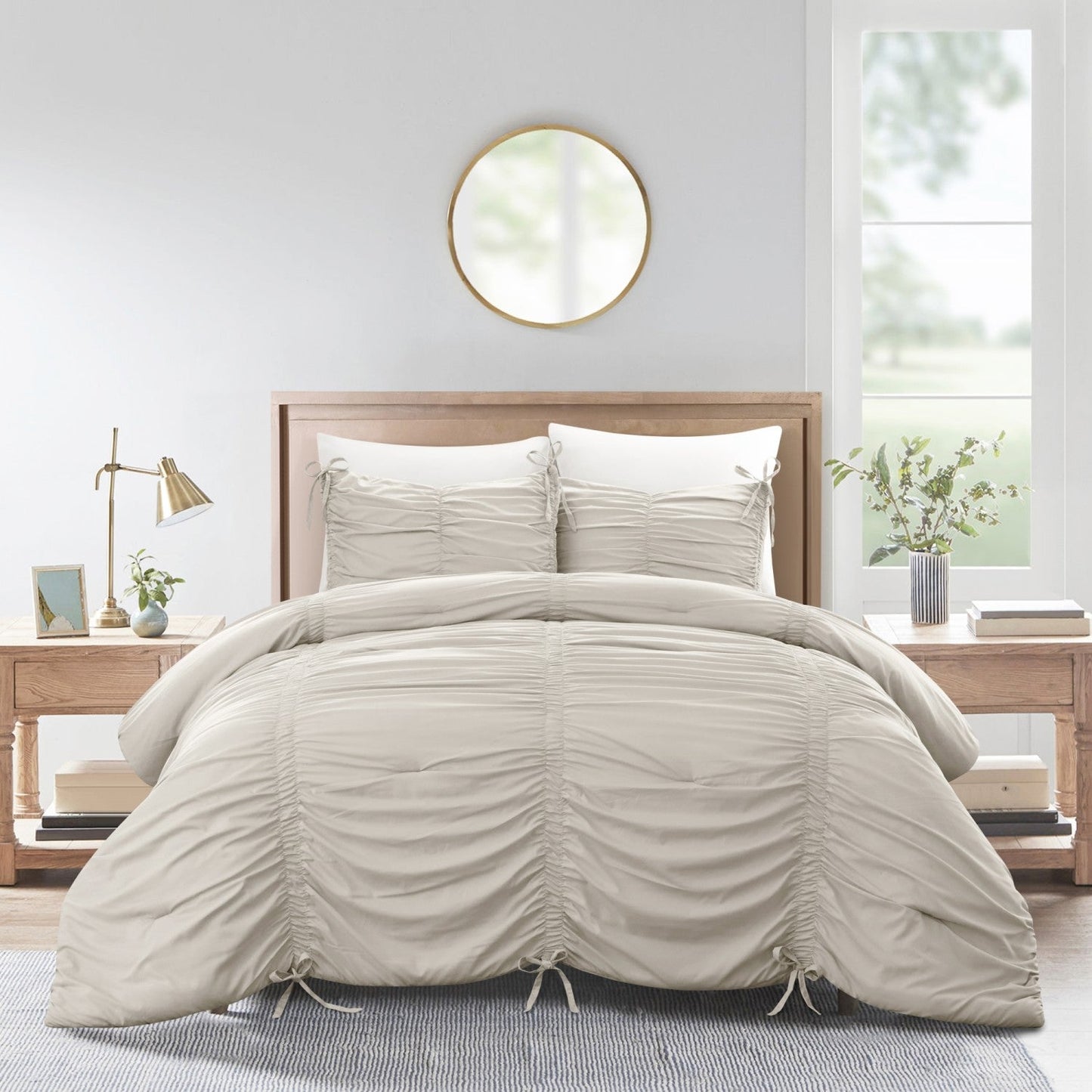 Abril Comforter Set