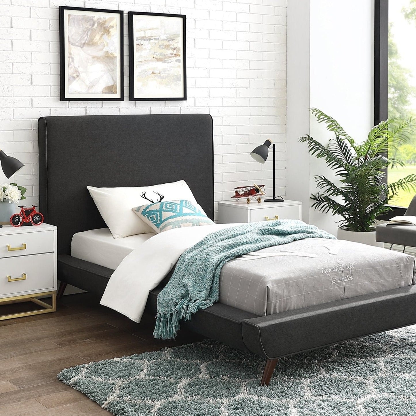 Amoret Platform Bed