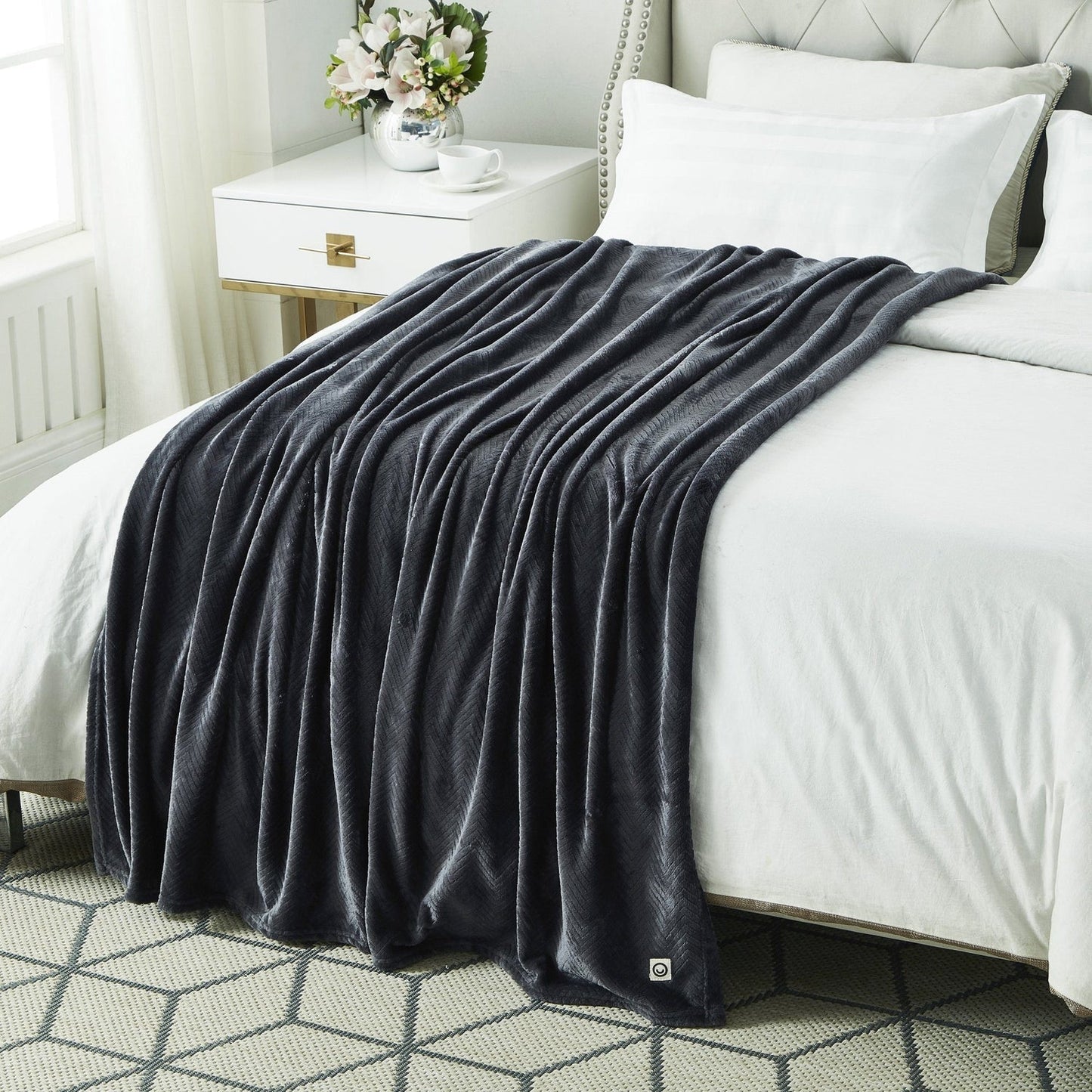 Serena Chevron Flannel Reversible Jacquard Throw