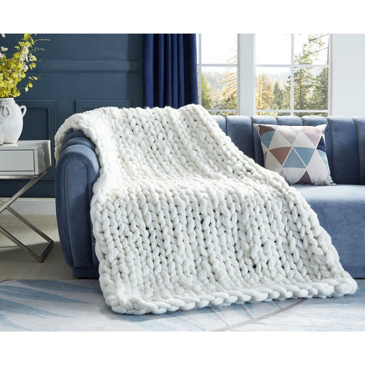 Yanis Chunky Knit Throw