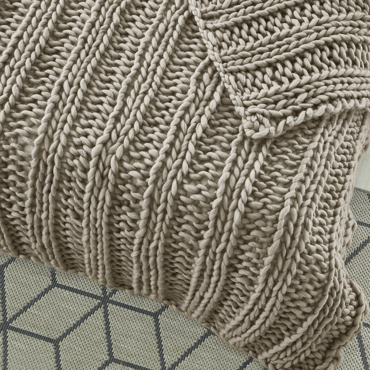 Yolly Channel Knit Throw