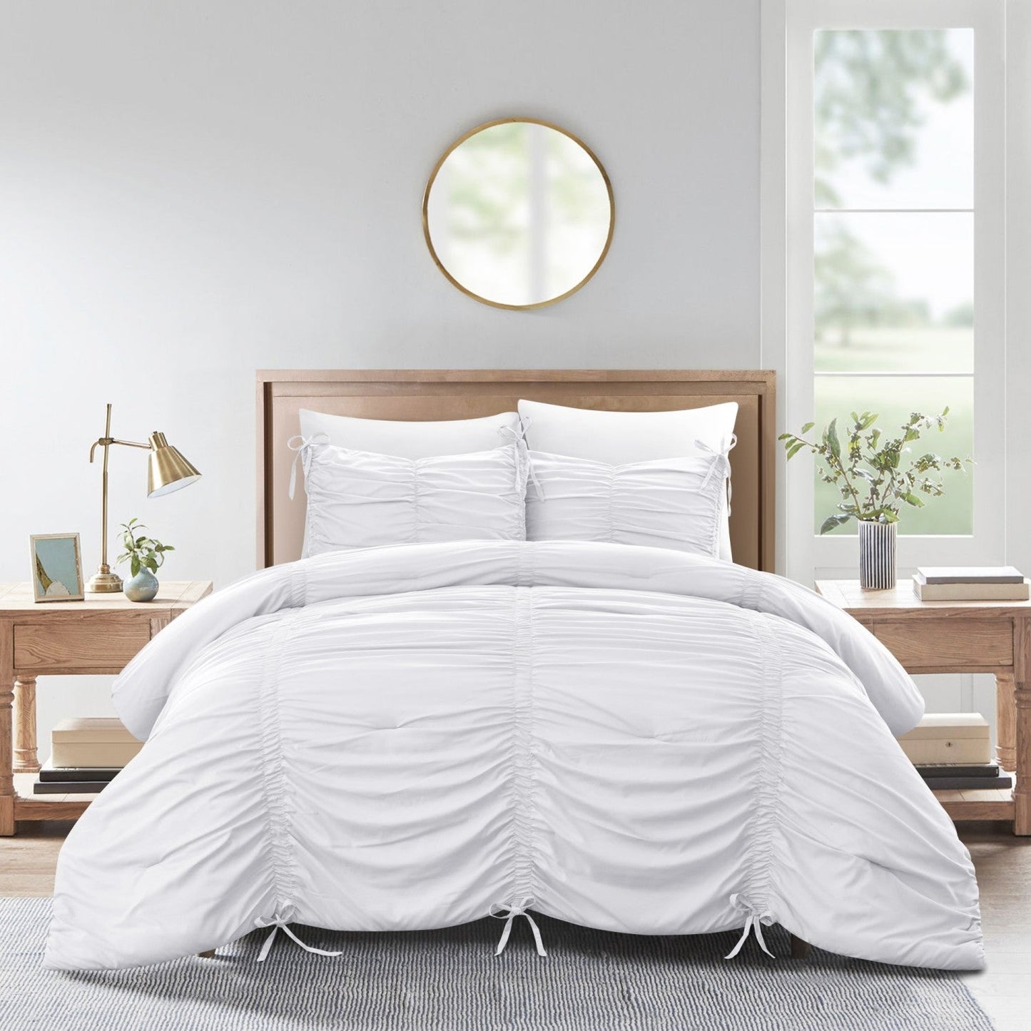 Abril Comforter Set